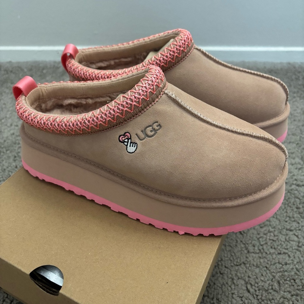 UGG Tazz Love ‘25 Women Size 7